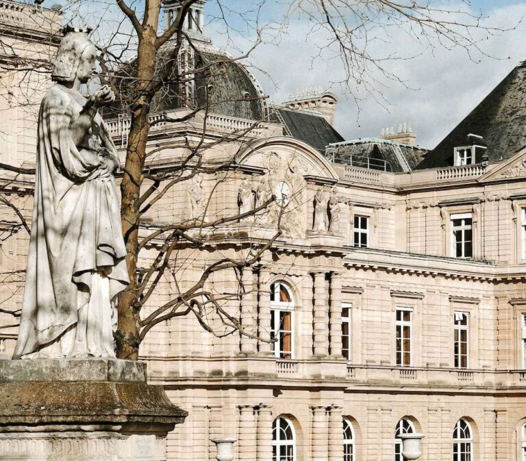 tellement + adjective + que