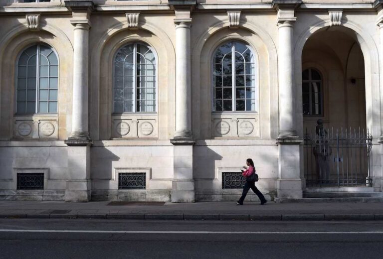 à tout hasard